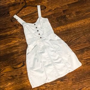 Cute denim dress. Lightweight and soft with pockets!